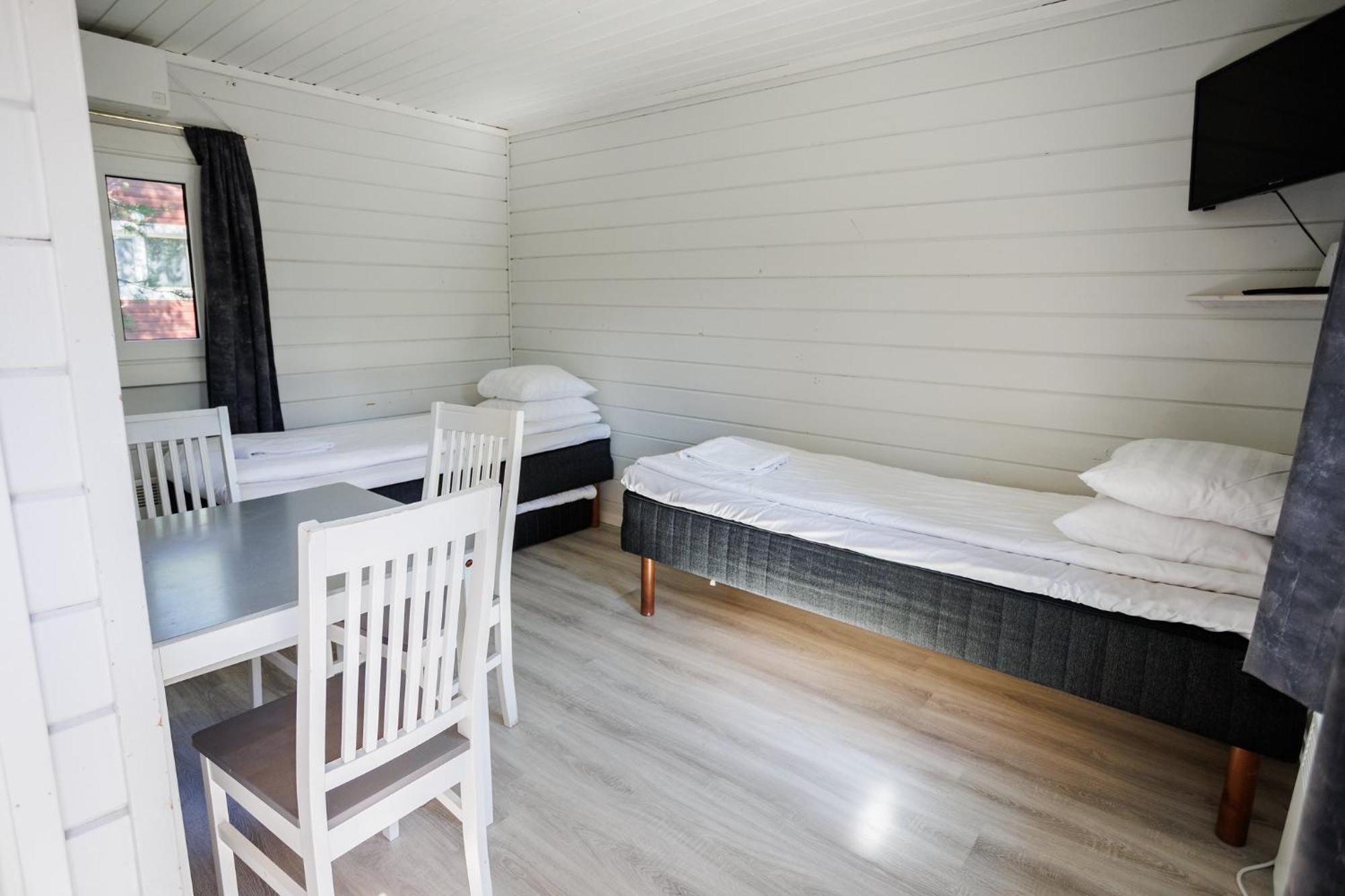 Crow Creek Cabins Enare Eksteriør bilde